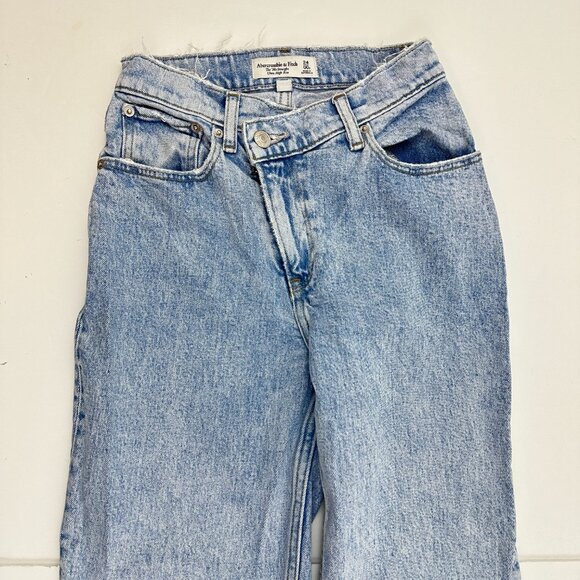 Abercrombie & Fitch Light Blue Straight Leg Jeans - Picture 2 of 5
